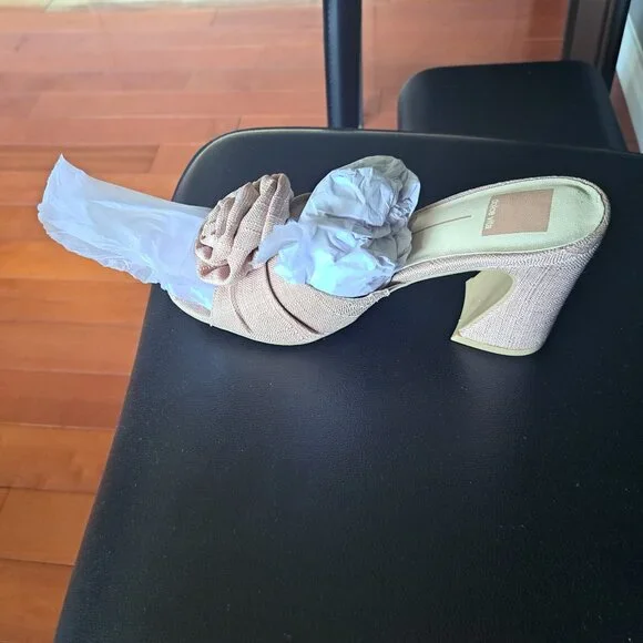 Shoes - Picture 1 of 3